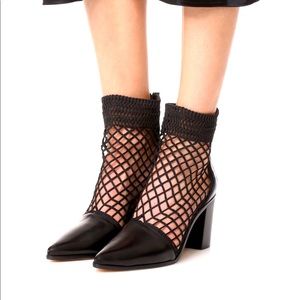 Leather heals by Schutz